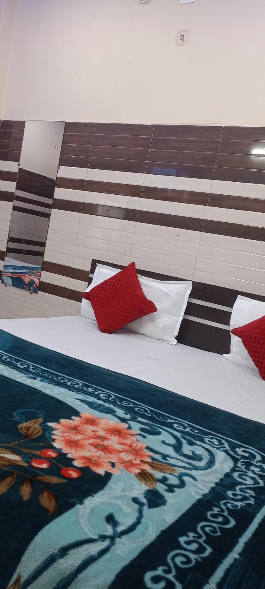 New Gayatri Palace Near Prem Mandir Vrindāvan Екстериор снимка
