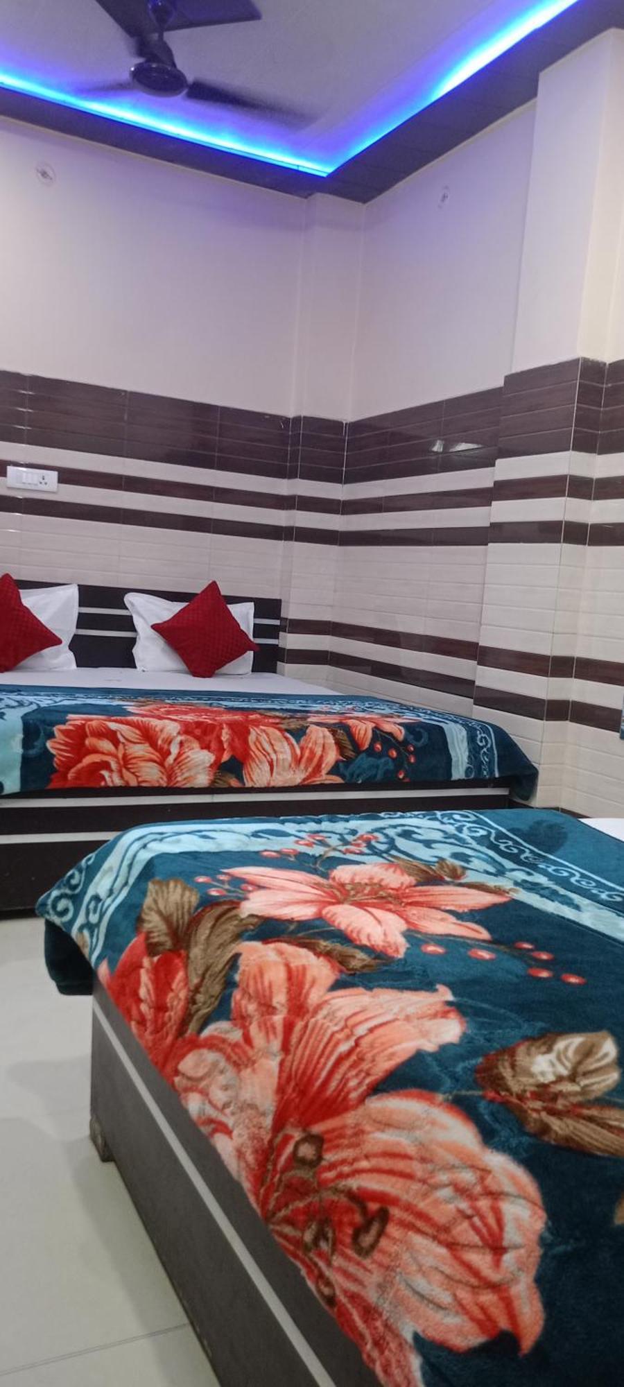 New Gayatri Palace Near Prem Mandir Vrindāvan Екстериор снимка