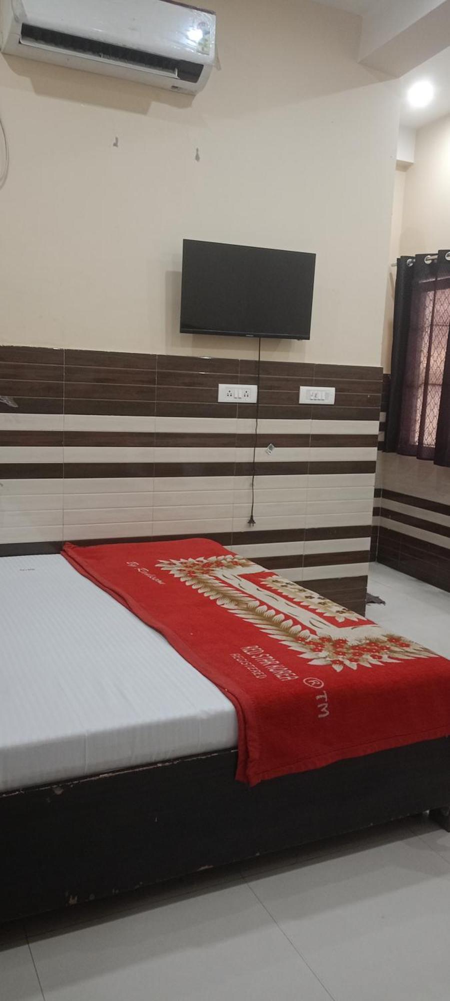 New Gayatri Palace Near Prem Mandir Vrindāvan Екстериор снимка