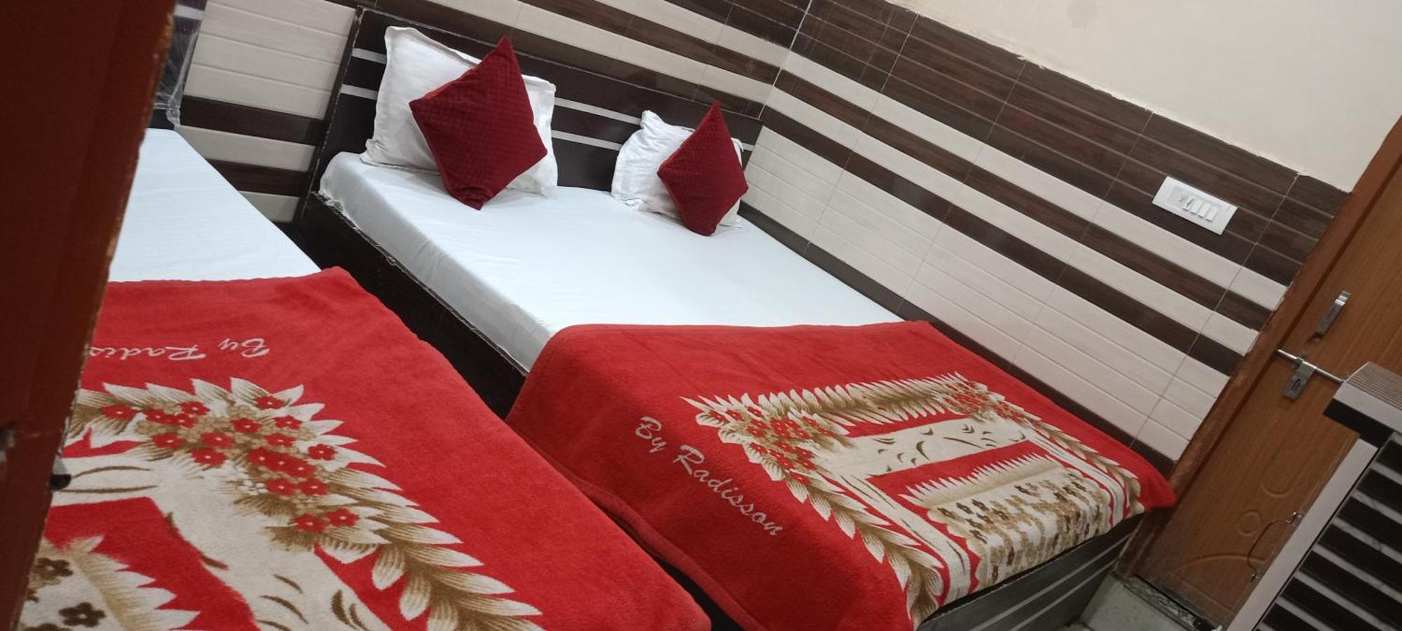 New Gayatri Palace Near Prem Mandir Vrindāvan Екстериор снимка