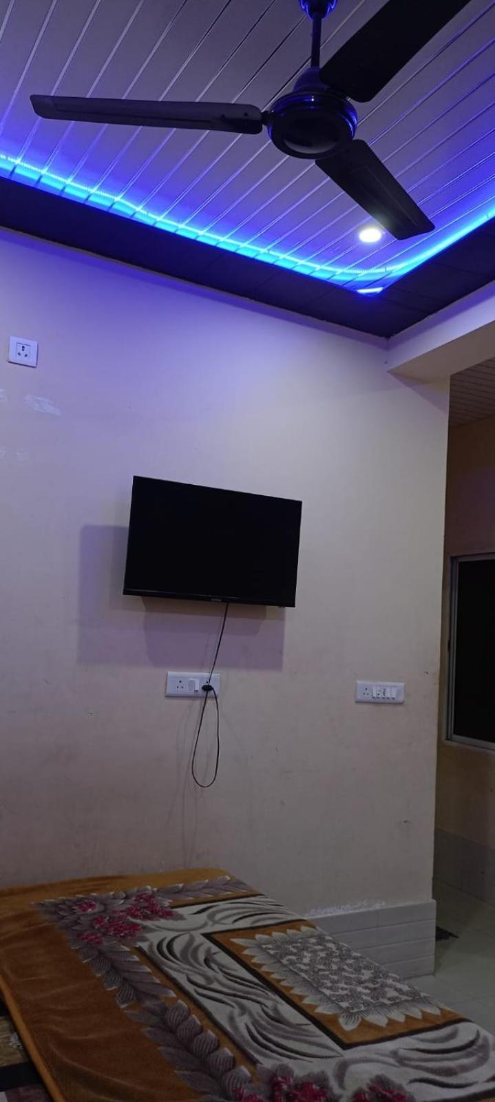 New Gayatri Palace Near Prem Mandir Vrindāvan Екстериор снимка