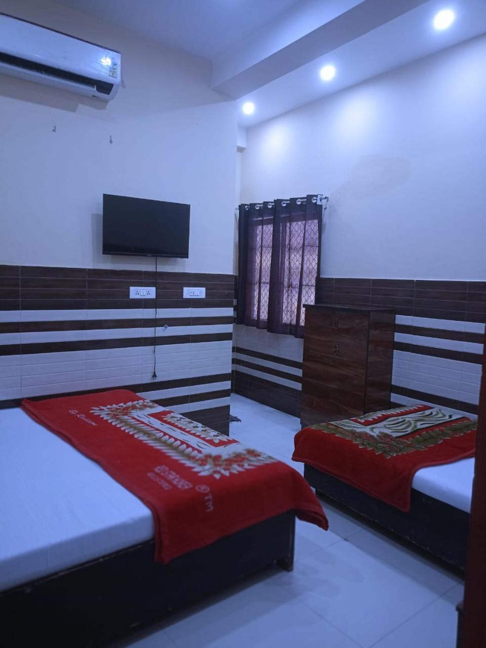 New Gayatri Palace Near Prem Mandir Vrindāvan Екстериор снимка
